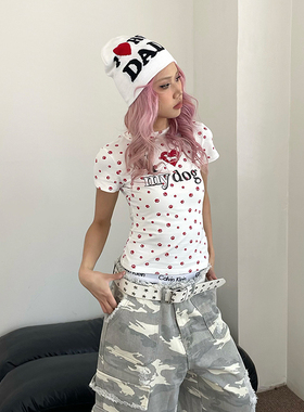YAMMYUKI夏新款美式复古爱心满印修身弹力烫钻狗狗正肩显瘦短上衣