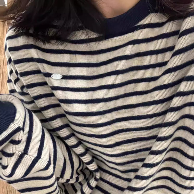 独特别致打底衫女秋季内搭2026新款外穿长袖宽松条纹T恤上衣春秋