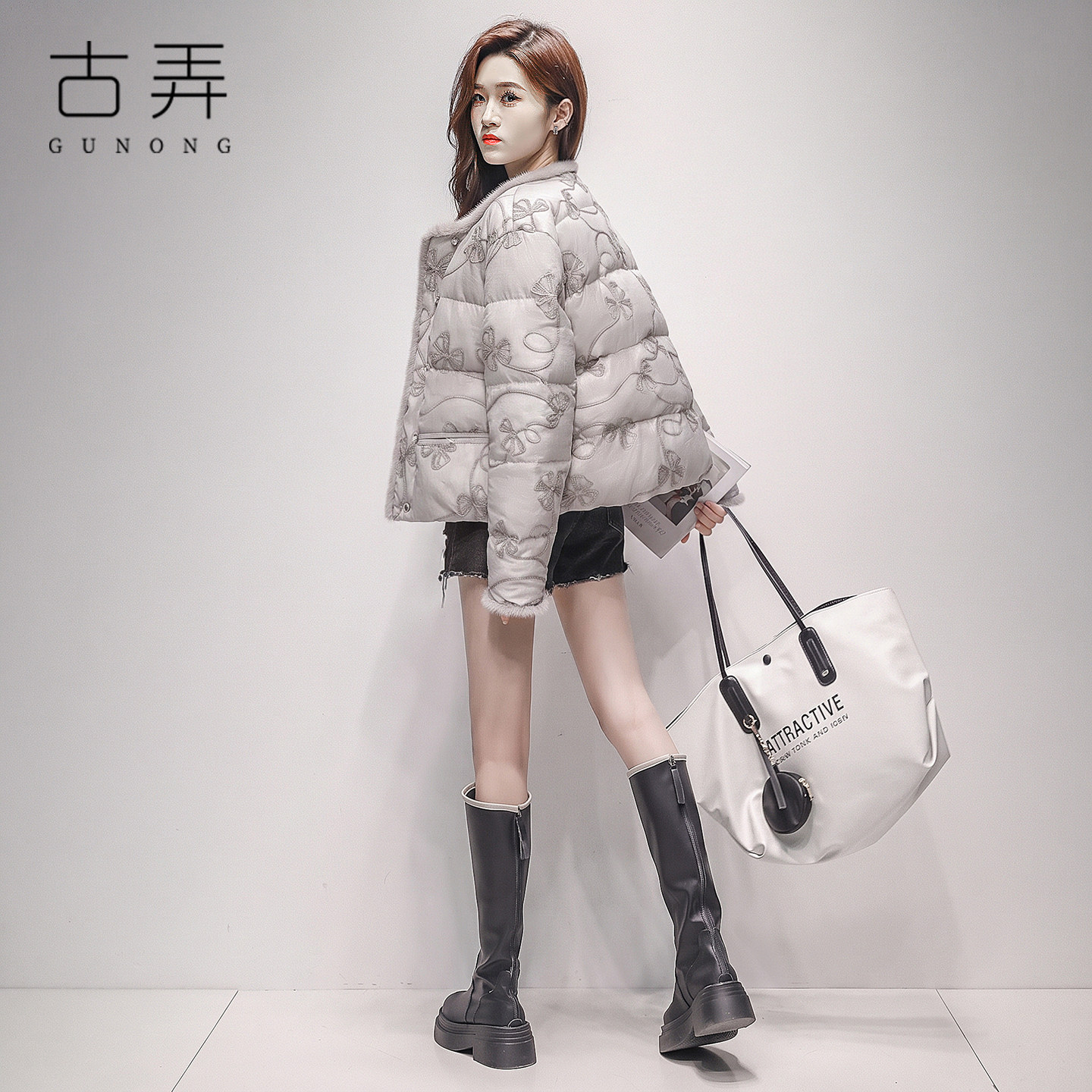 重工刺绣毛毛边羽绒服女短款小个子2026新款圆领时尚国风洋气外套