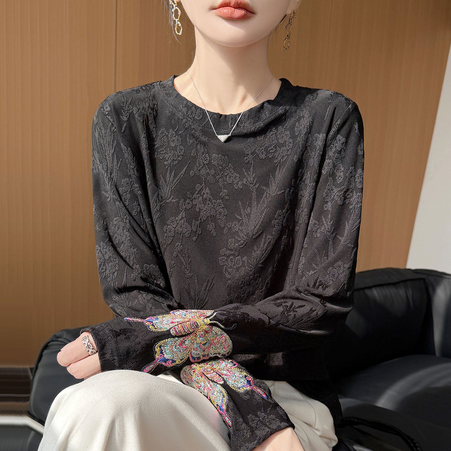 圆领羊毛针织打底毛衣女士