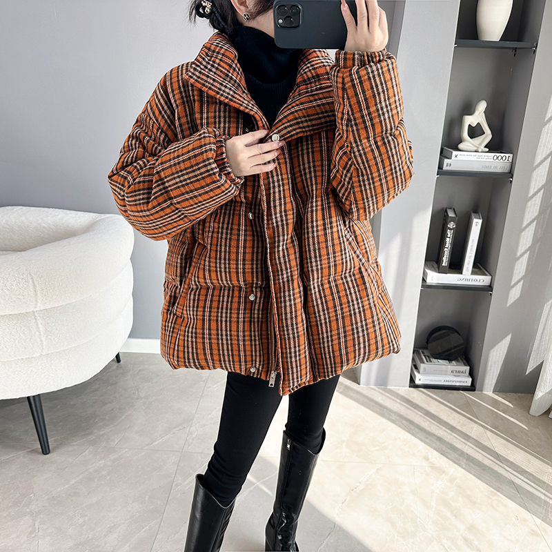 韩版棉质短款立领格子羽绒服时尚