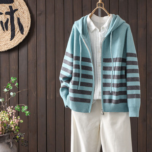 秋季新款韩版休闲宽松条纹针织开衫女拉链时尚百搭保暖连帽短外套