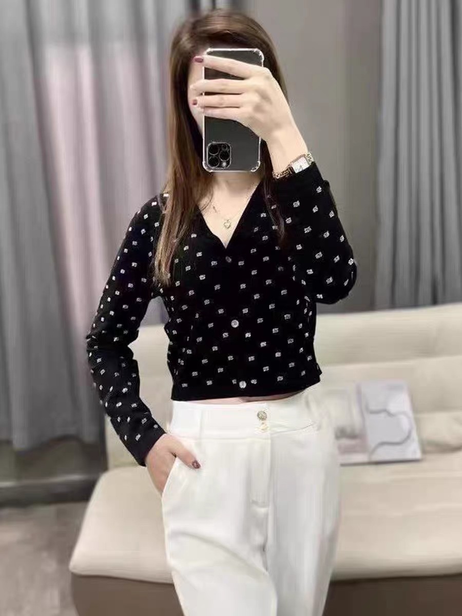 V领开衫镶钻短款针织毛衣衫大众女款2025春秋季新款修身长袖上衣