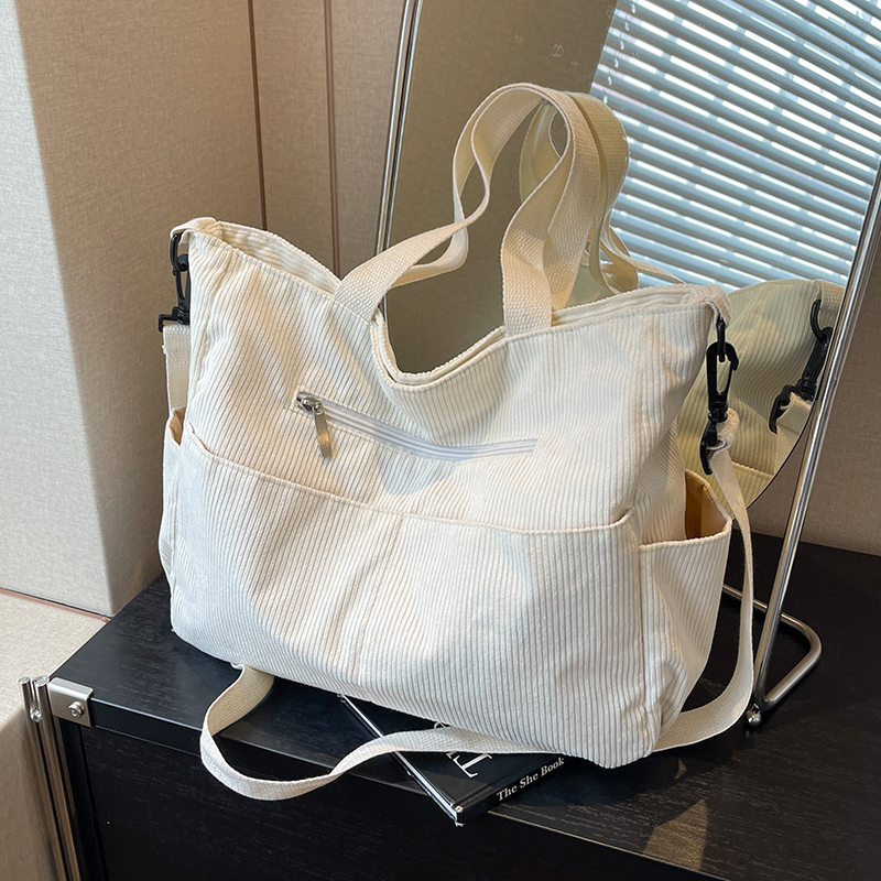 好质量秋冬条绒斜挎妈咪包