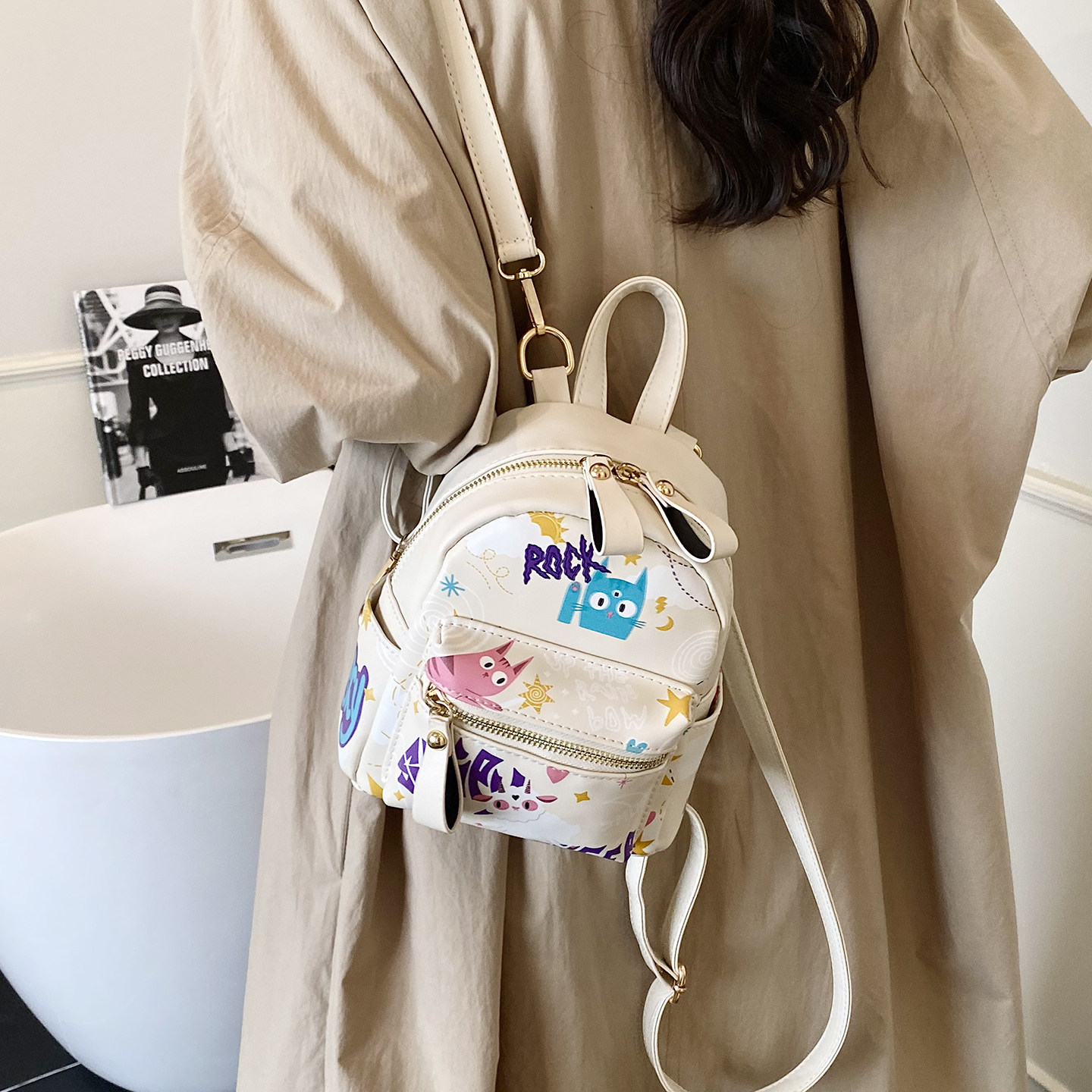 轻便小型双肩包女2025韩系新款高颜值涂鸦书包小众设计感可爱背包