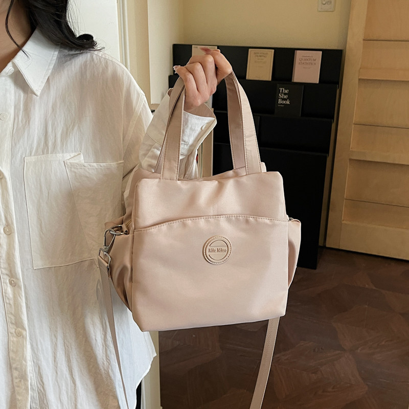 尼龙防水手提小包包女2026新款简约女士包包轻便多隔层妈妈斜挎包