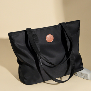 包包女2025新款潮手提包女大容量尼龙牛津布简约通勤单肩包托特包