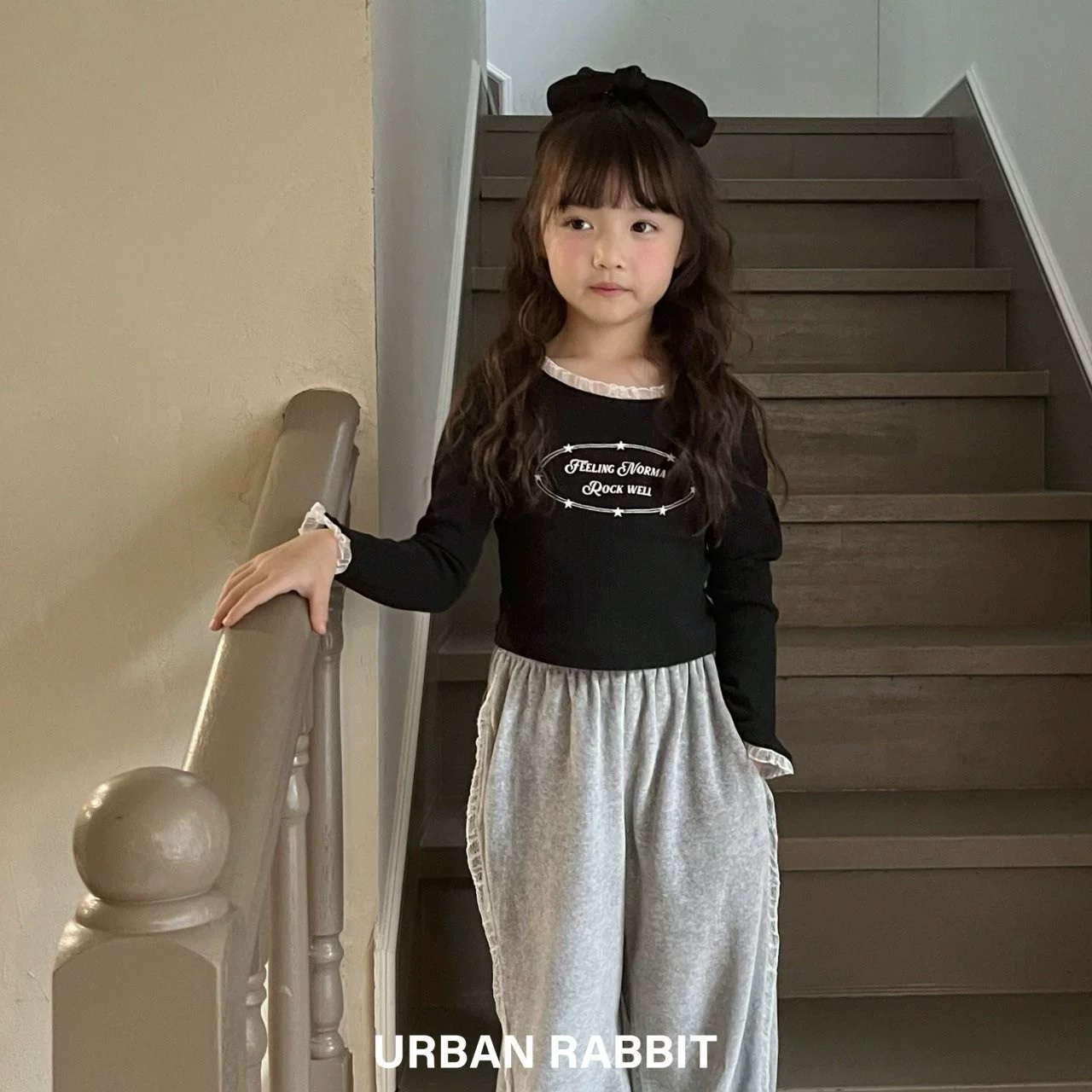 韩国童装urban女童蕾丝花边T恤