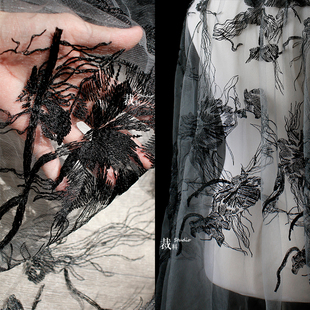 硝烟玫瑰 透视花纹网纱布料创意刺绣高档连衣裙礼服装设计师面料