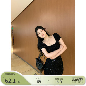 王少女的店黑色碎花短袖针织连衣长裙2024夏季辣妹显瘦包臀短裙子