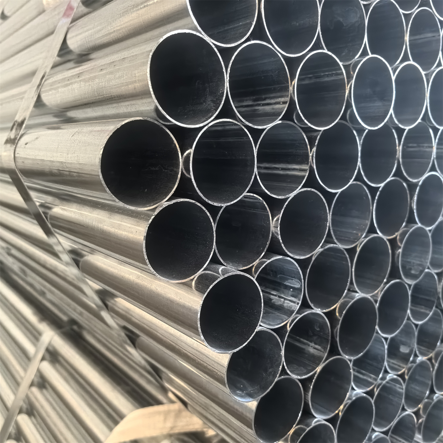 冷轧内刮钢管直径38*4mm 35*3 50.8*2.5镀锌圆管63*3 83*4 45*2.5
