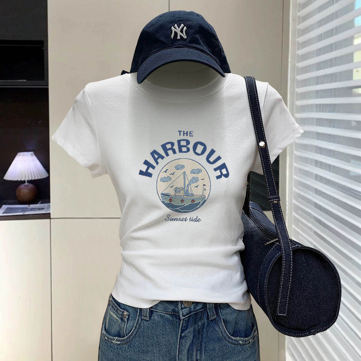 白色短袖t恤女短款2026新款夏季航船海景印花修身显瘦正肩上衣潮