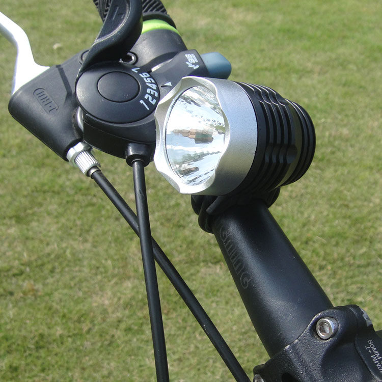 Lumière vélo - phare - Ref 2401833 Image 3