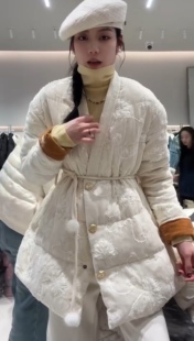 欧洲站2025冬季新款高级感立体花朵系带收腰羽绒服外套百搭上衣女