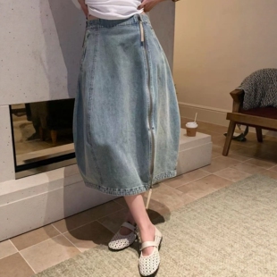 欧洲站2026春季新款V+.com设计感斜拉链洋气减龄牛仔花苞裙半身裙