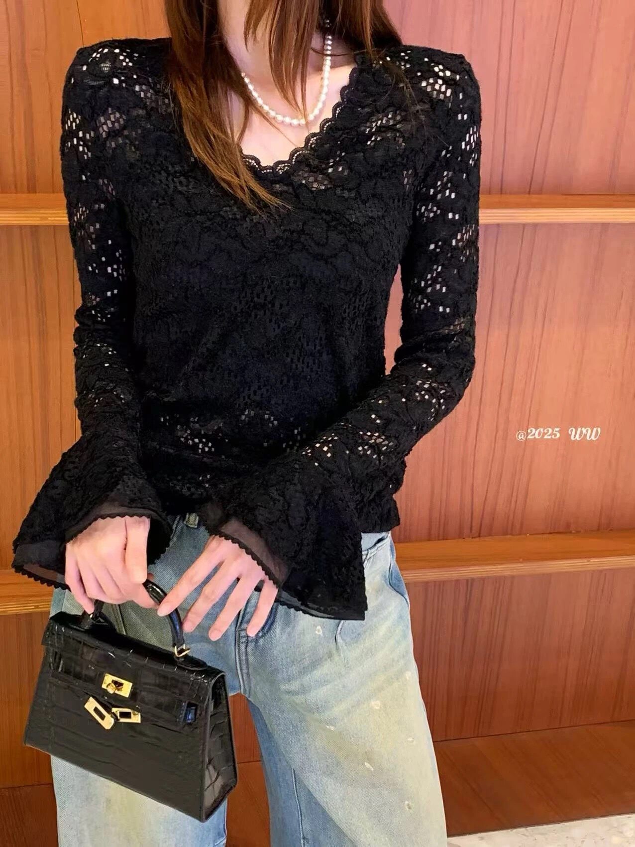 2025秋冬新款法式气质蕾丝打底衫