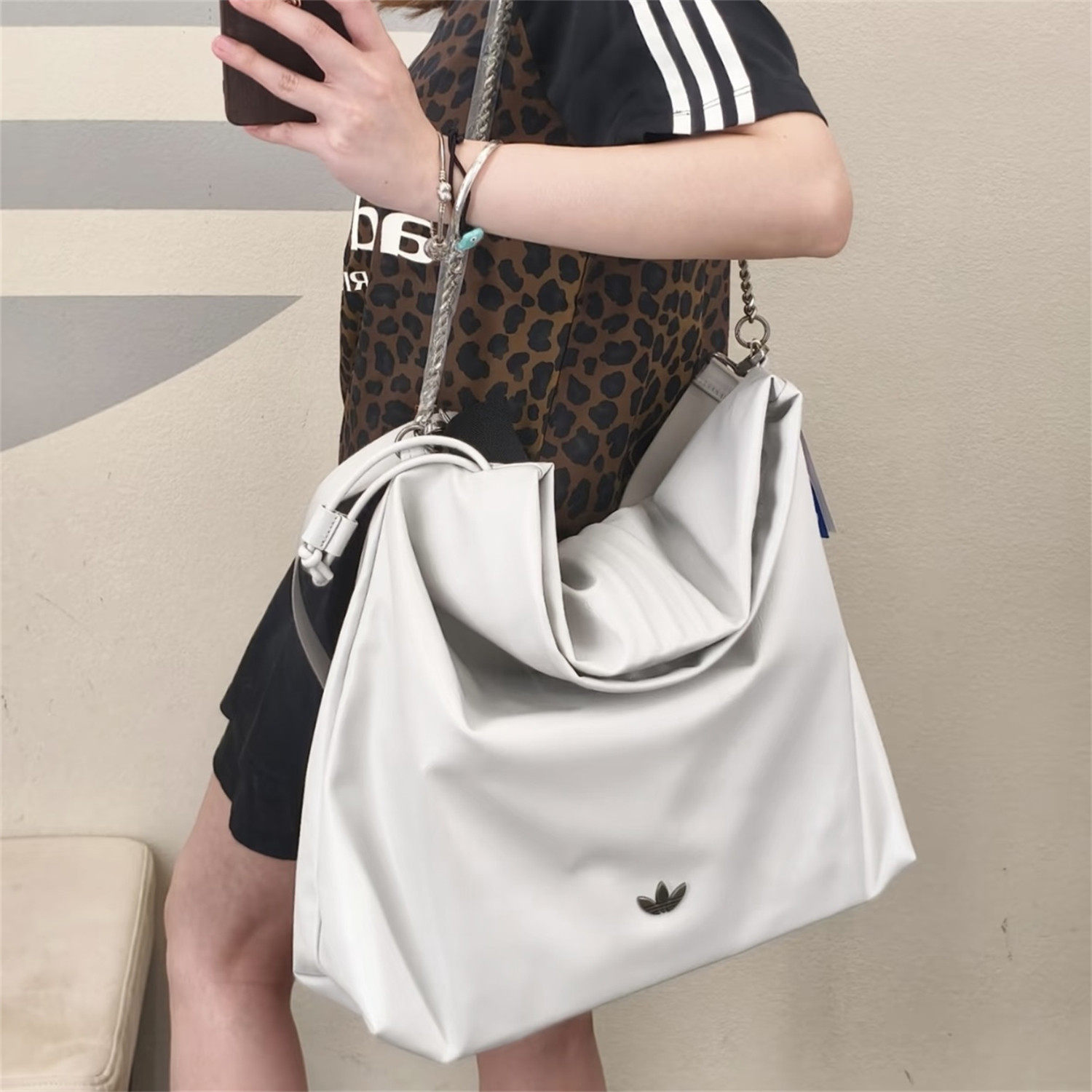 阿迪达斯三叶草男女单肩包百搭休闲皮质拎包斜跨包KS5159 KS5158