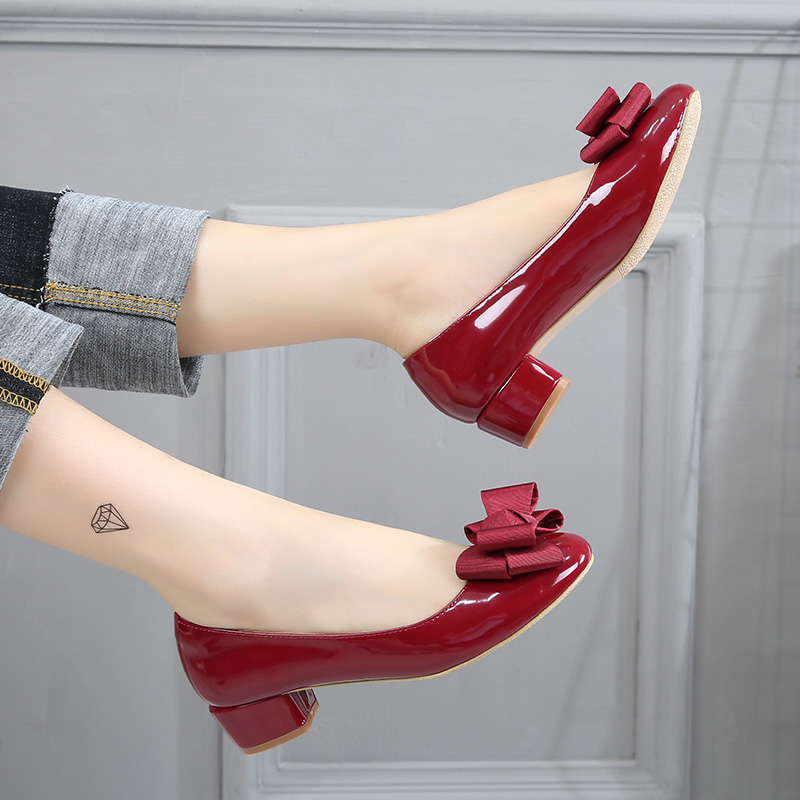 真皮中跟单鞋粗跟漆皮高跟鞋