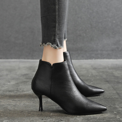 【软皮】黑色尖头细跟高跟鞋短靴