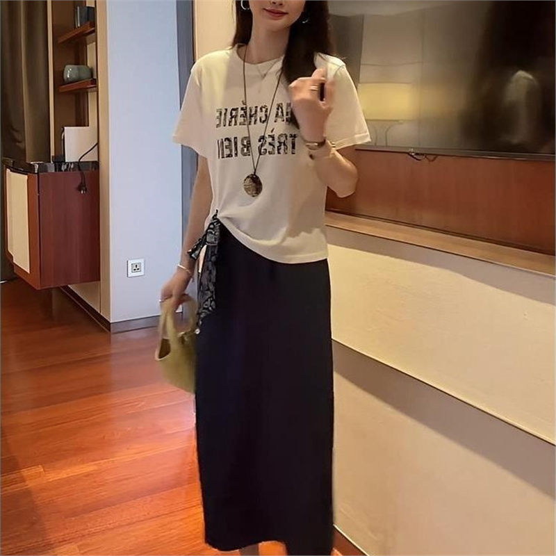 2026夏季新款女士韩系字母印花丝巾圆领短袖T恤时尚半身裙两件套