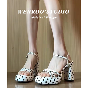白色露趾高跟鞋 新款 不累脚 女2026夏季 甜美波点扣带防水台粗跟凉鞋