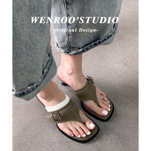 复古扣带夹趾细跟凉鞋女夏季外穿
