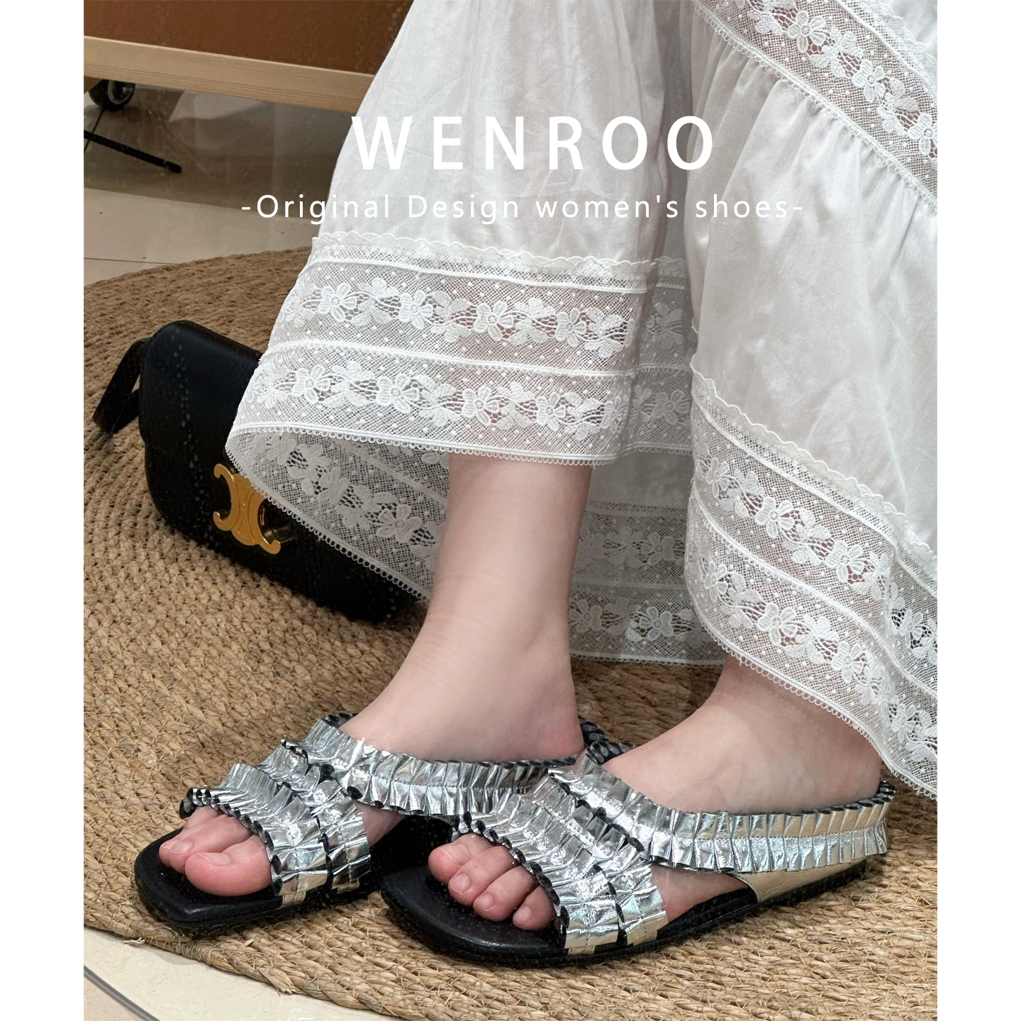 银色手工褶皱露趾平底凉鞋女外穿2025夏季新款高级感绝美沙滩拖鞋