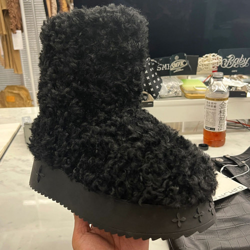 黑色十字花羊羔毛毛鞋加绒雪地靴
