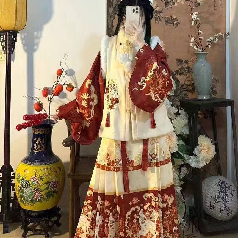 冬季大码汉服女红色方领新年拜年显瘦服明制绣花加绒加厚套装租赁,女装/女士精品,汉服套装,淘宝优惠券,粉丝福利购,淘宝优惠卷