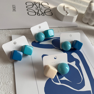 原创 博主显白小众ins多巴胺925纯银耳环圆球树脂耳钉 克莱因蓝