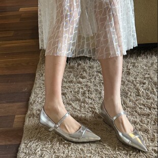 欧洲站法式复古小银鞋真皮尖头坡跟一字扣玛丽珍鞋配裙子气质单鞋