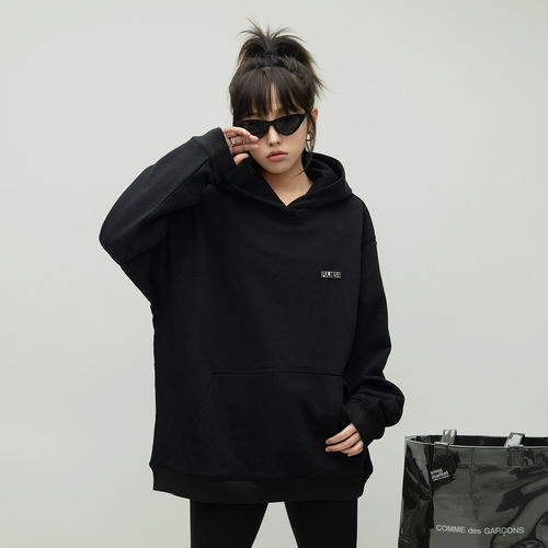 硅胶标字母连帽卫衣女