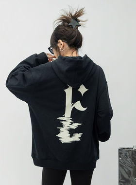 ONE PASS 水中倒影字母连帽卫衣女春季新款潮牌情侣宽松休闲上衣