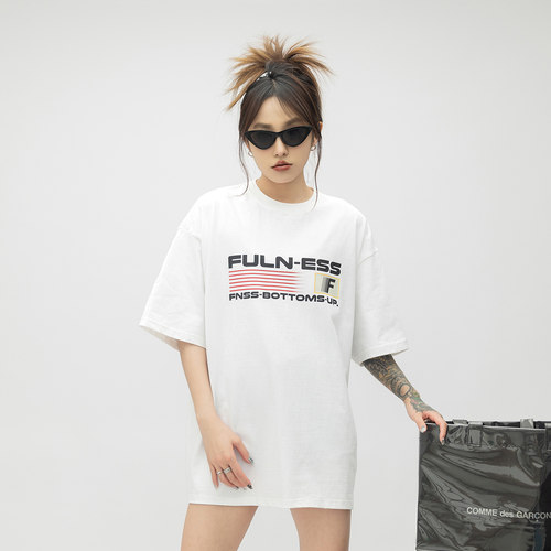 国潮渐变字母印花圆领短袖T恤女