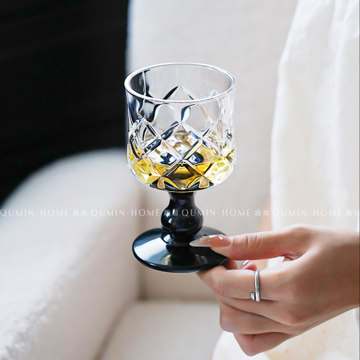 趣皿轻奢红酒杯高级感葡萄酒杯玻璃高脚杯家用香槟杯复古鸡尾酒杯