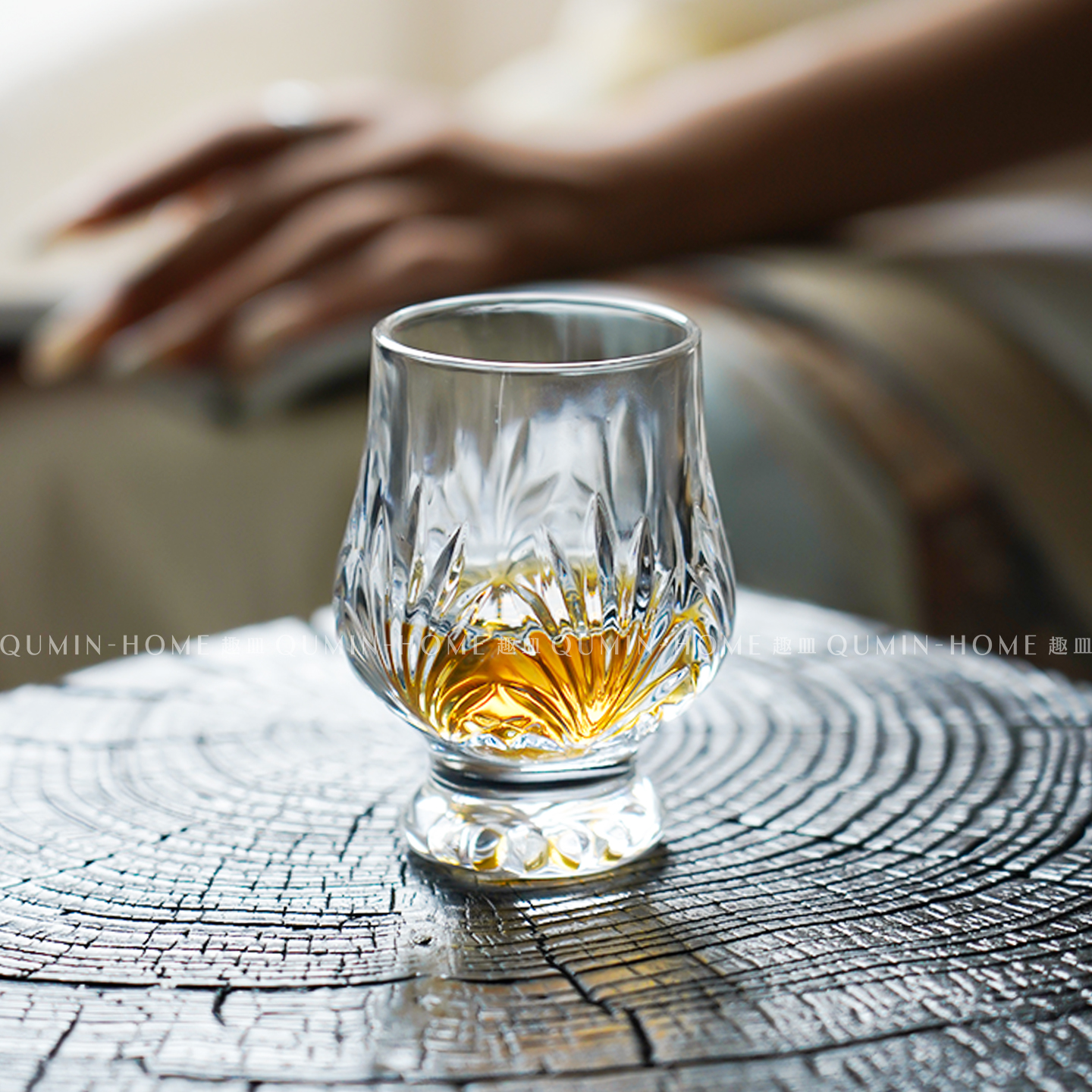 趣皿ins小闻香杯威士忌酒杯品鉴轻奢风白兰地杯家用洋酒杯冷饮杯