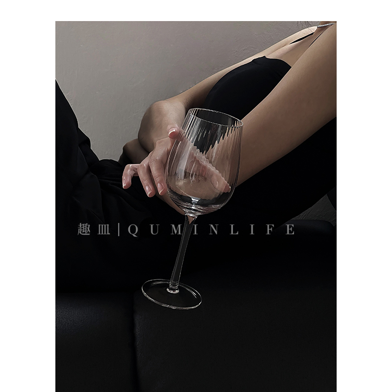 条纹红酒杯高脚玻璃杯