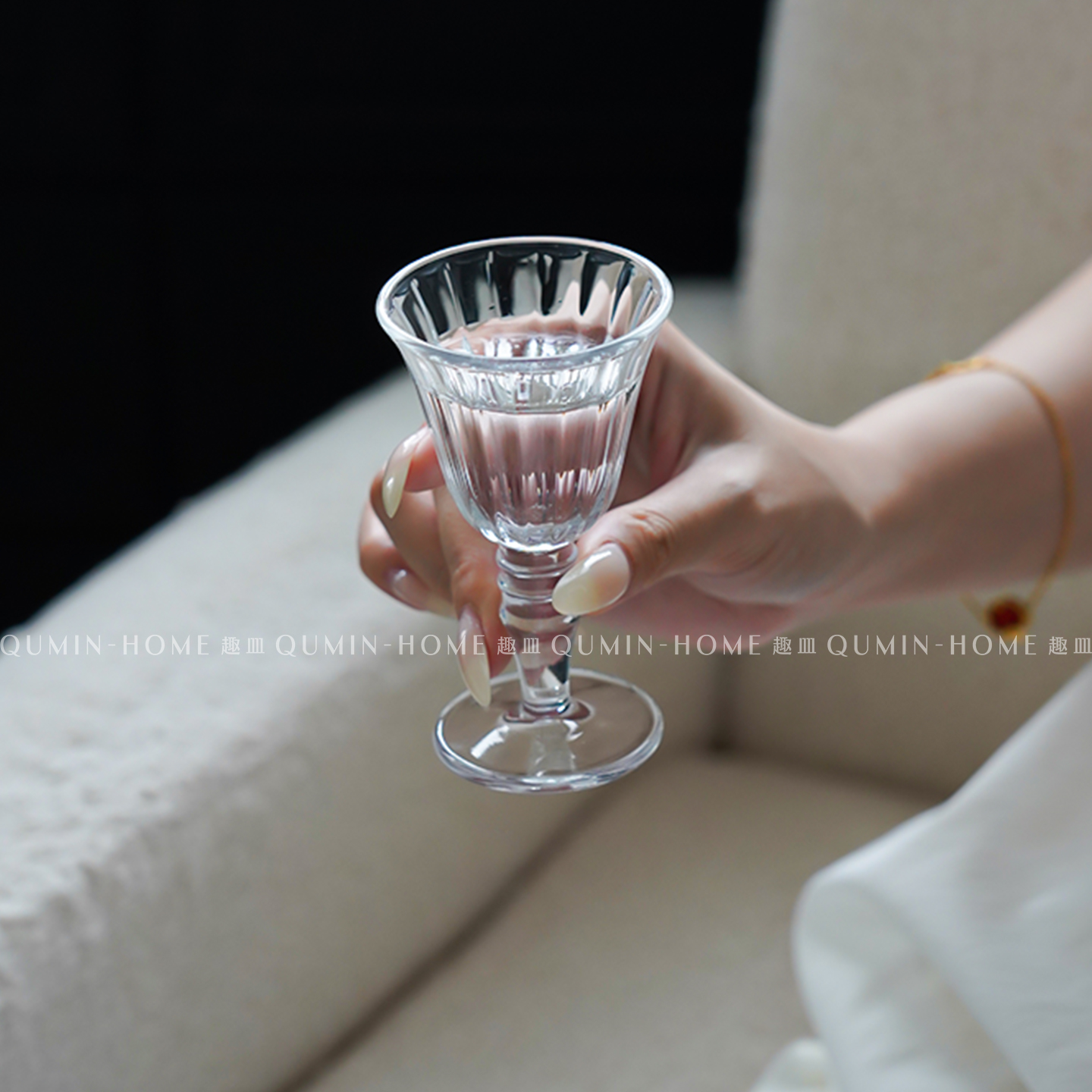 趣皿迷你高脚小酒杯玻璃杯烈酒杯一口白酒杯ins风高级氛围感酒杯