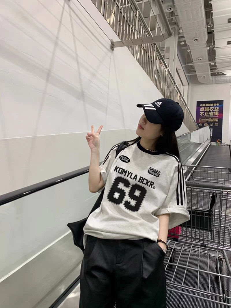 美式复古灰色短袖t恤女款夏季三条杠设计感小众宽松纯棉半袖上衣