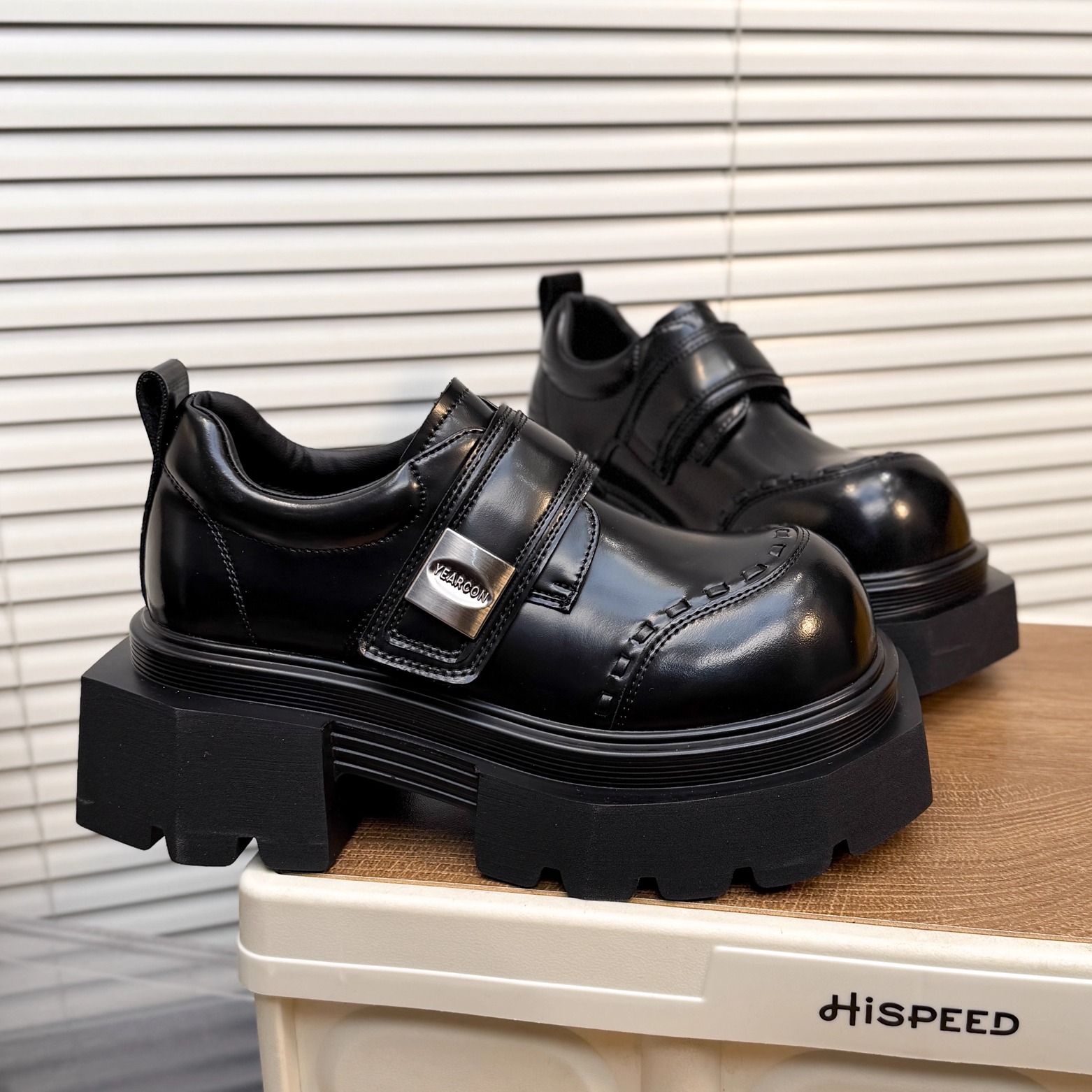 日本OFFCAT真皮厚底大头卡扣小皮鞋女2025冬季新款加绒黑色乐福鞋