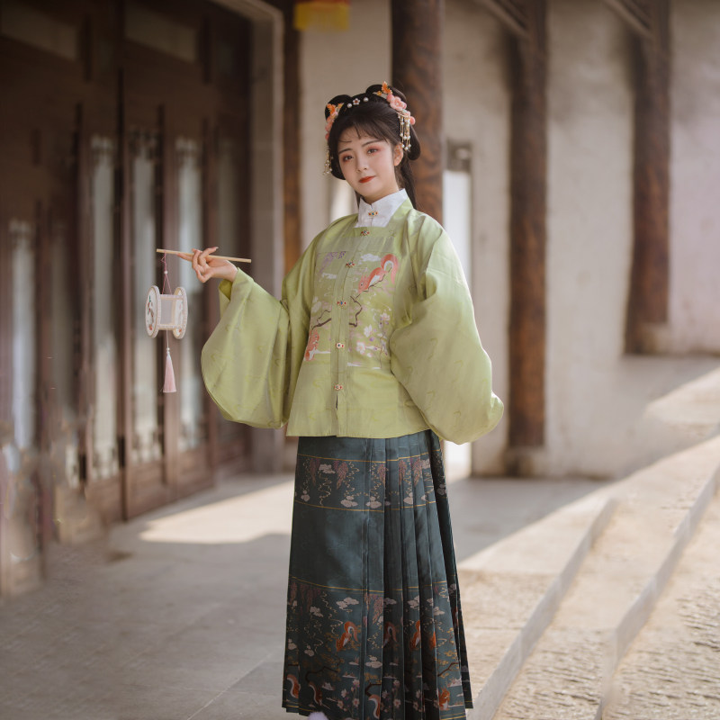 BAHUANG 원래 HANFU 명나라가 만든 스퀘어 칼라 수선 의류 메이크업 꽃 작은 코트 다람쥐 정장 가을 겨울 다목적 외국 할인 4월 같은 스타일