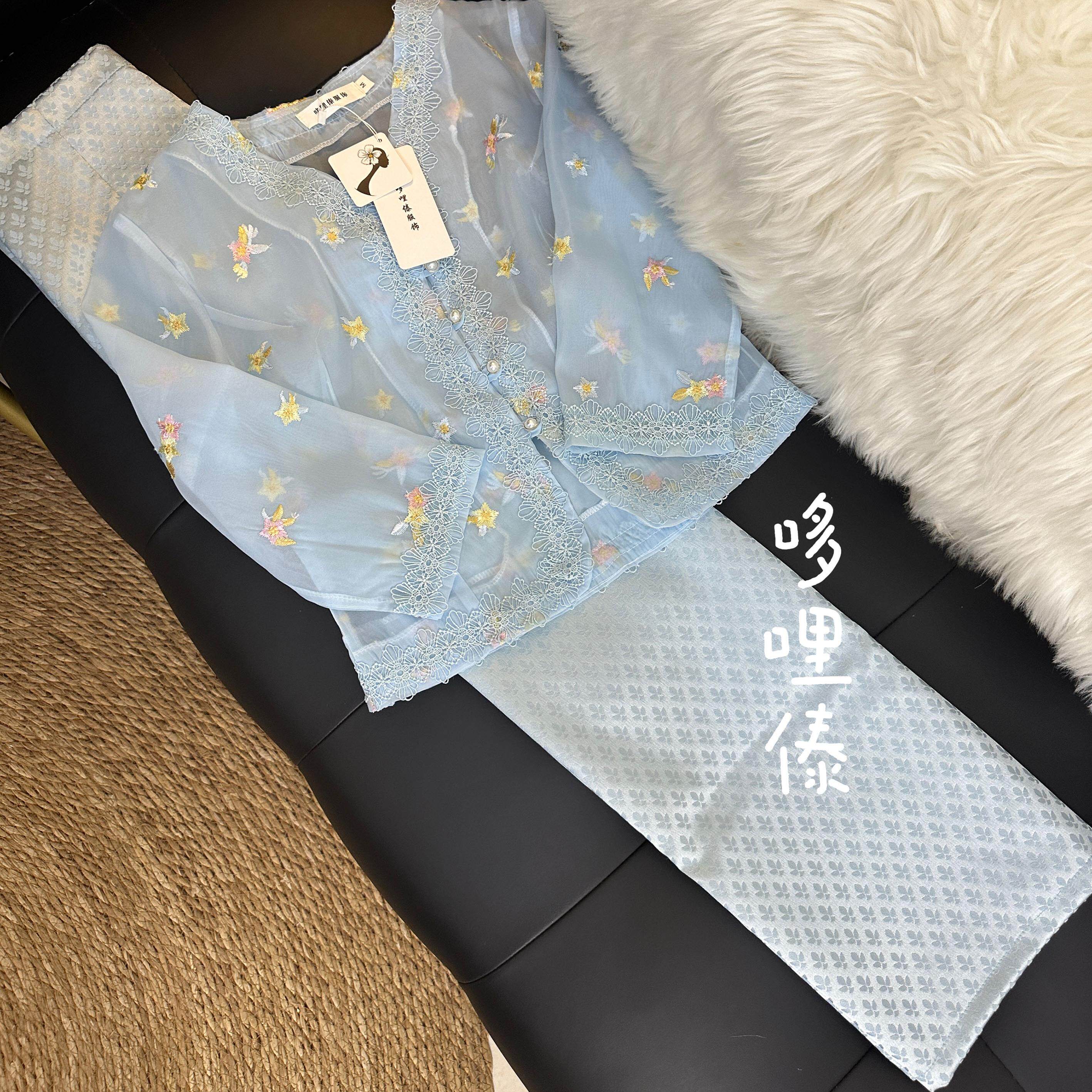 西双版纳哆哩带傣族服装女套装秋冬款旅游吃穿搭显瘦气质套装长裙