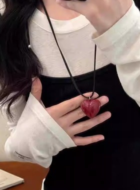 吊坠项链爱心琉璃红色半透明