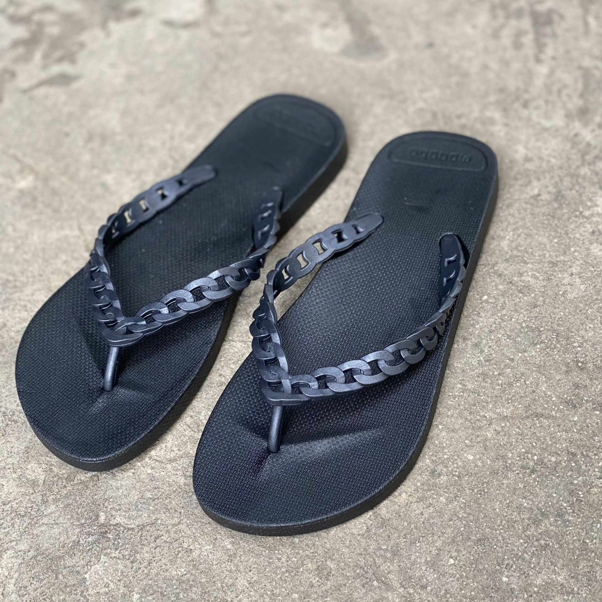 泰国进口人字拖防滑软底