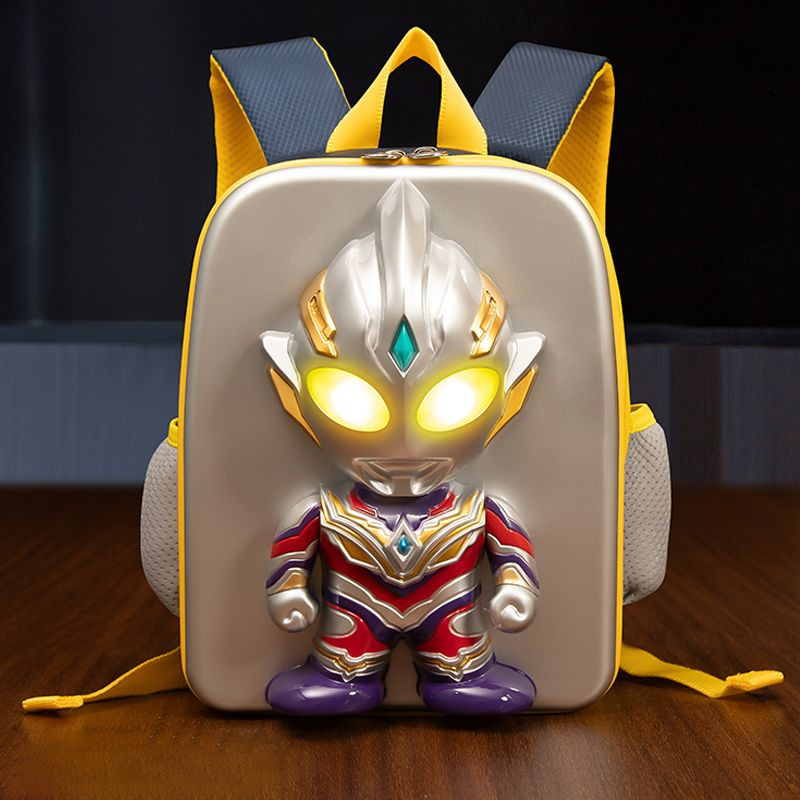 2025新款奥特曼书包男童3D立体发光卡通减负护脊超轻便出游双肩包