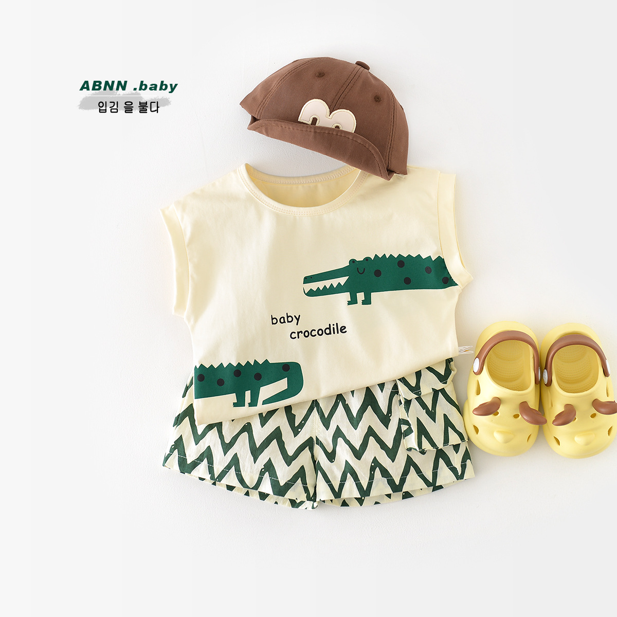 婴童夏季套装男宝宝帅气棉质无袖薄款背心幼童卡通鳄鱼短裤两件套