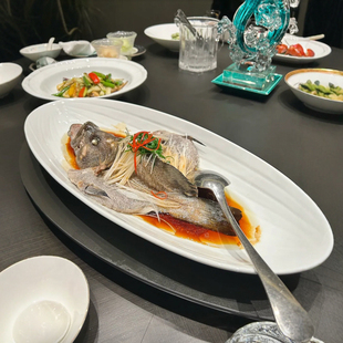 酒店餐具鱼盘天山西瓜旦行蒸鱼盘子纯白陶瓷特色纹路长条白条盘子