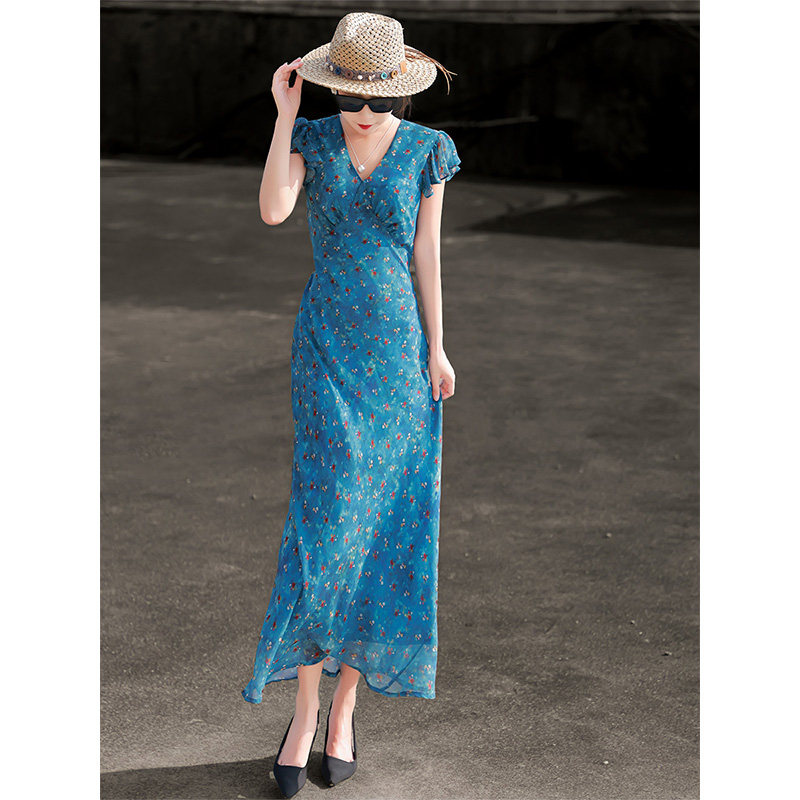 兰瑟儿2026夏季新款气质法式V领收腰系带荷叶袖度假风印花连衣裙