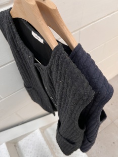 叠穿推荐 日系小众 舒适柔软绗棉圆领宽松单排扣马甲背心马夹外套