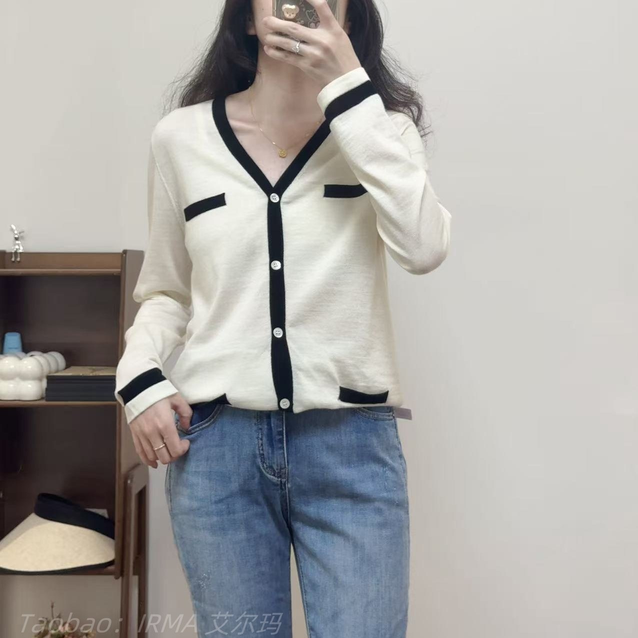 小香风V领撞色拼接羊毛针织开衫